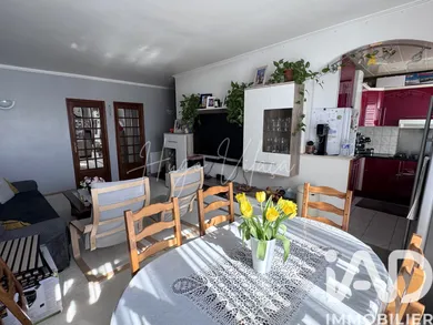 Apartment in Villeneuve-le-Roi (94290)