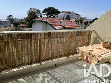 Apartment in Antibes (06160)