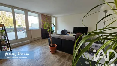Appartement à Vaux-le-Pénil (77000)