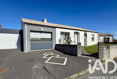 Detached house in Montréverd (85260)