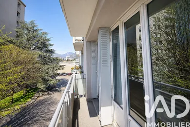 Apartment in Grenoble (38100)