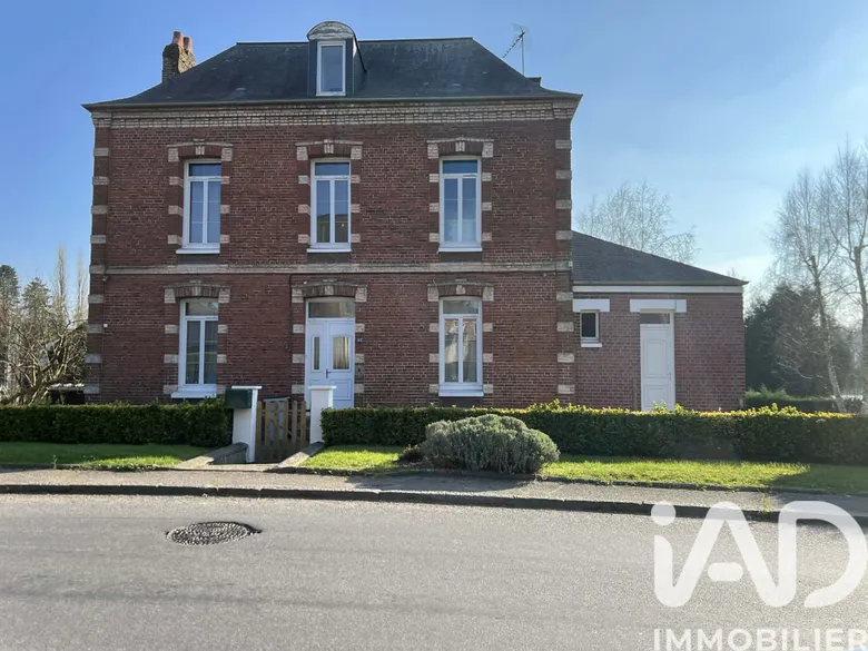 Maison 8 pièces 154 m² · à Foucarmont · 154 m² · 239 500 €