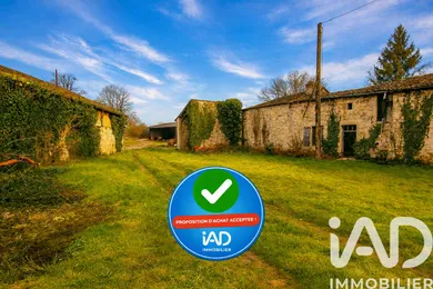 Building in La Magdeleine (16240)