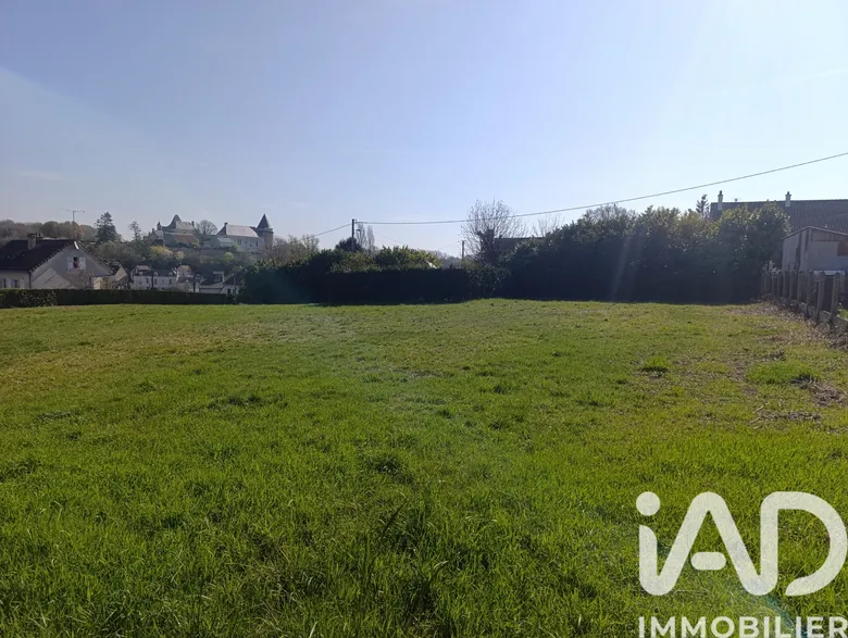 Terrain 2800 m² · à Luçay-le-Mâle · 30 000 €