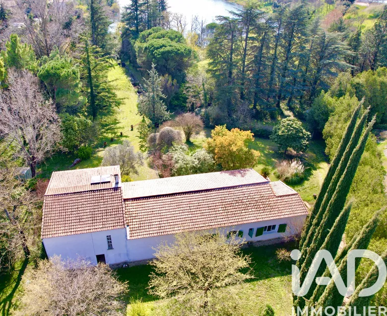 Maison 9 pièces 220 m² · à Ancône · 220 m² · 485 000 €