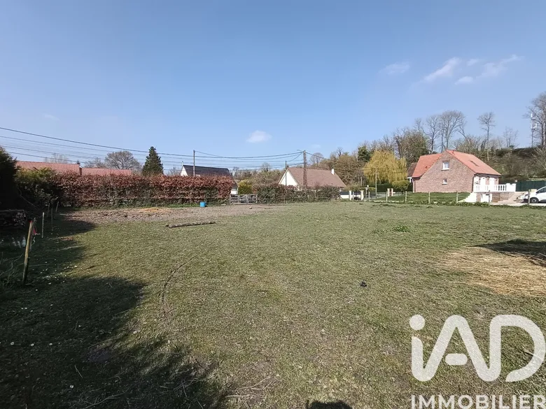 Terrain 786 m² · à Yzeux · 65 000 €