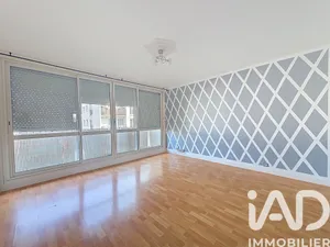 Apartment in Yerres (91330)