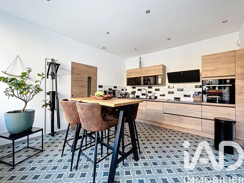 Maison 8 pièces 220 m² · à Pomacle · 220 m² · 510 000 €