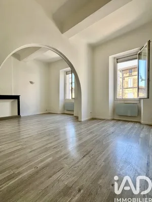 Apartment in Saint-Zacharie (83640)