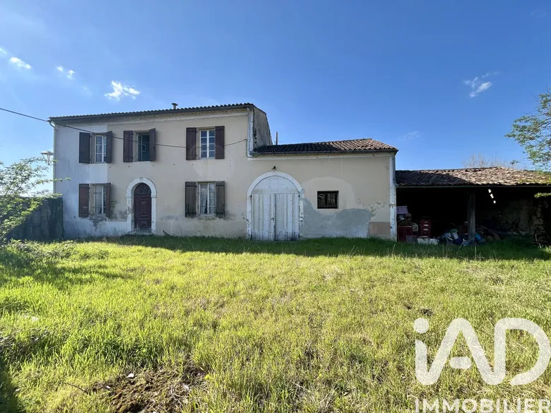 Maison 7 pièces 160 m² · à Léogeats · 160 m² · 111 000 €