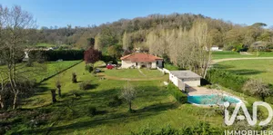 Maison à Saint-Pey-de-Castets (33350)