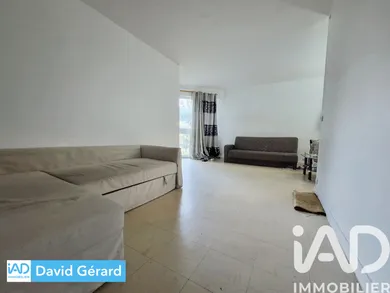 Apartment in Grigny (91350)