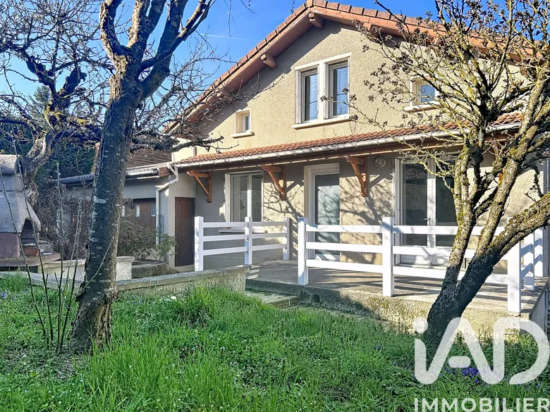 Maison 6 pièces 143 m² · à Bas-en-Basset · 143 m² · 254 000 €