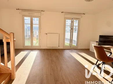 Townhouse in Serris (77700)