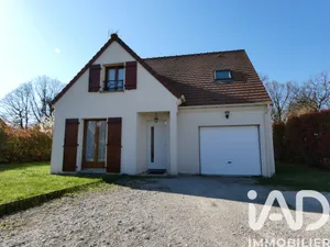 House in Orcemont (78125)