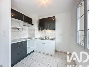 Apartment in Dammarie-lès-Lys (77190)