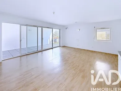 Apartment in Bègles (33130)