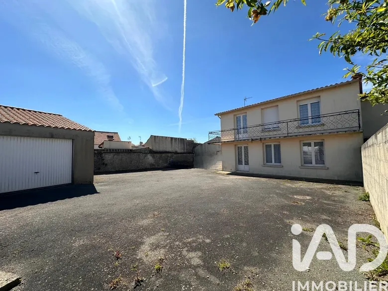 Maison 8 pièces 165 m² · à Longeville-sur-Mer · 165 m² · 299 000 €