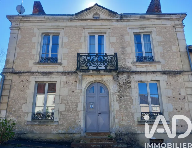 Maison 7 pièces 143 m² · à Beaumont-les-Autels · 143 m² · 152 000 €