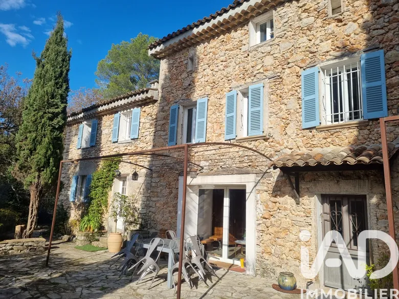 Maison 10 pièces 286 m² · à Lorgues · 286 m² · 890 000 €