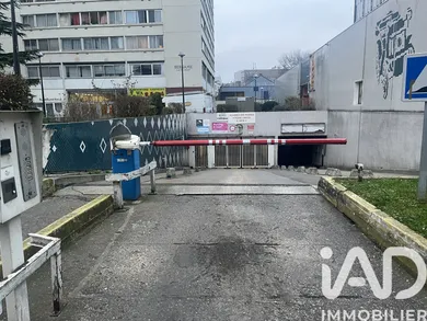 Parking in Paris (75013)
