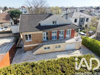 Maison traditionnelle à Montfermeil (93370)