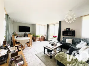 Apartment in Élancourt (78990)