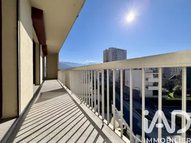 Apartment in Grenoble (38100)