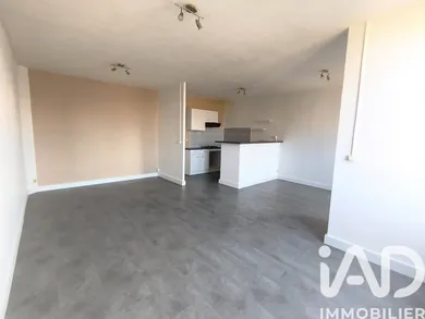 Apartment in Saint-Genest-Lerpt (42530)