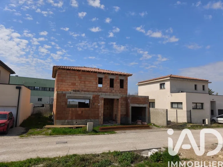 Maison 5 pièces 129 m² · à Althen-des-Paluds · 129 m² · 324 000 €