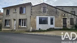 Maison de village à Aussac-Vadalle (16560)
