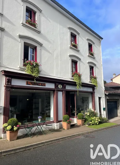 Building in Noirétable (42440)