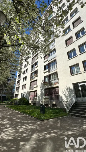 Apartment in Grenoble (38100)