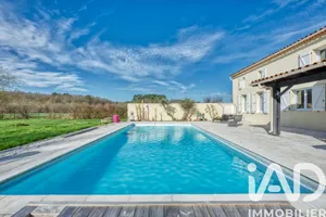 House in Fours (33390)