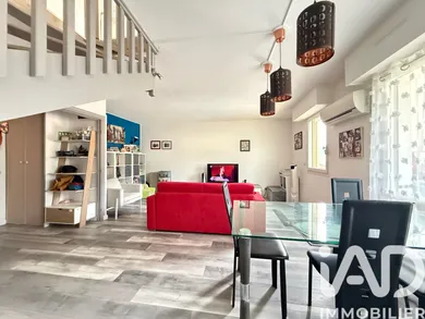 Duplex in Carros (06510)