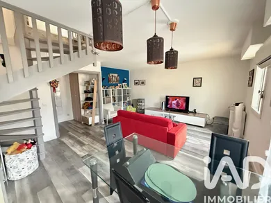 Duplex in Carros (06510)