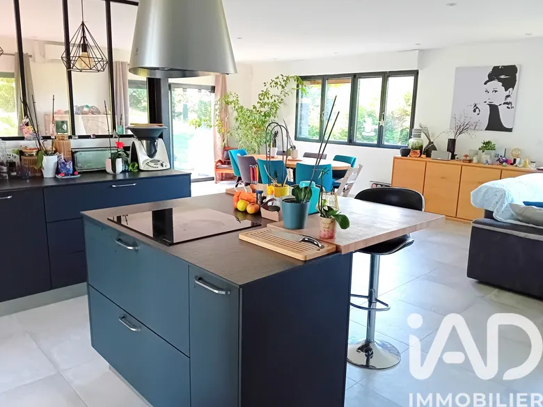 Maison 8 pièces 212 m² · à Longuenée-en-Anjou · 212 m² · 464 000 €