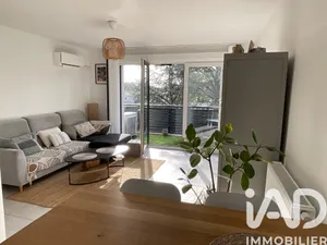 Apartment in Parempuyre (33290)