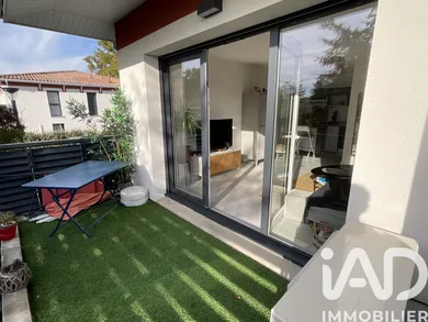 Apartment in Parempuyre (33290)