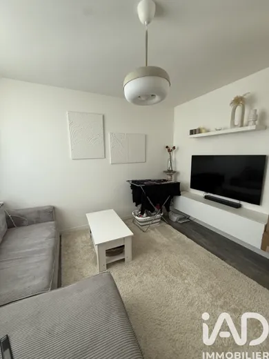 Apartment in Saint-Pierre-du-Perray (91280)