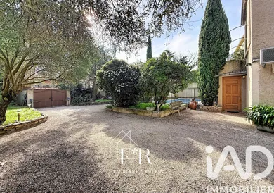Architectural house in Carpentras (84200)