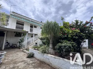 Building in Saint-Paul (97460)