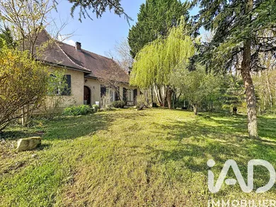 Architectural house in Chevannes (89240)