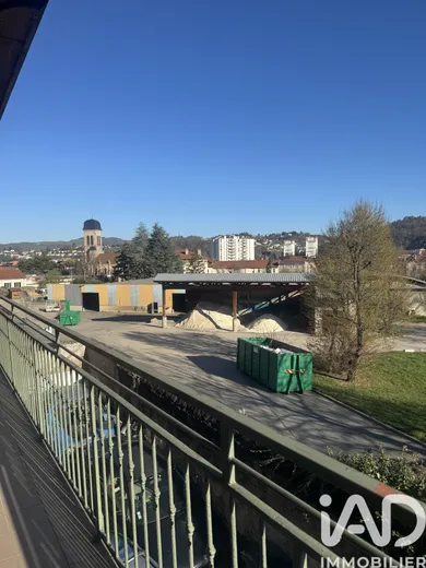 Building in Firminy (42700)