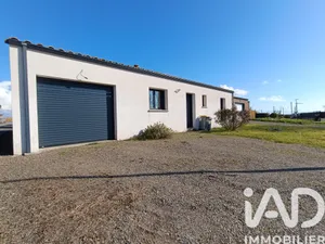 Detached house in Le Bernard (85560)