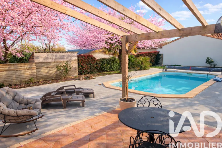 Maison 4 pièces 95 m² · à Le Poiré-sur-Vie · 95 m² · 298 500 €