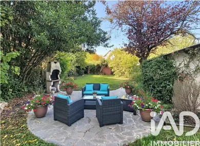 House in Villeneuve-le-Roi (94290)