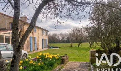 Maison traditionnelle à Écurat (17810)