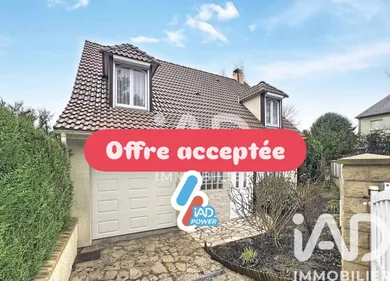 Maison traditionnelle à La Queue-en-Brie (94510)