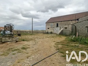 Farm in Saint-Hilliers (77160)